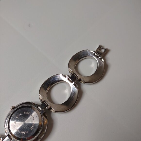 6.75 Inch Silver Tone Round Link Analog Watch - Picture 7 of 14